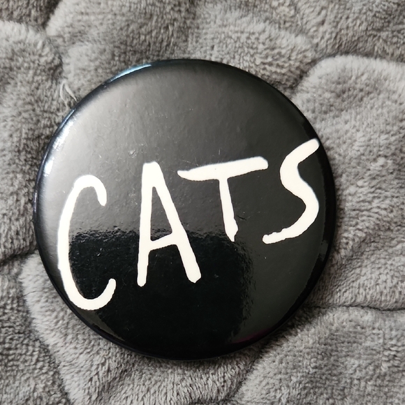 Buttons Assorted Colorful Pin Set - Picture 8 of 11